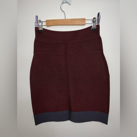 Like New Herve Leger bandage skirt - Picture 1 of 5